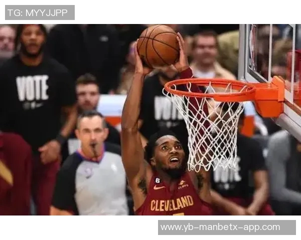 多诺万米切尔全能表现助球队取胜28分8助攻3抢断罚球命中率高达81