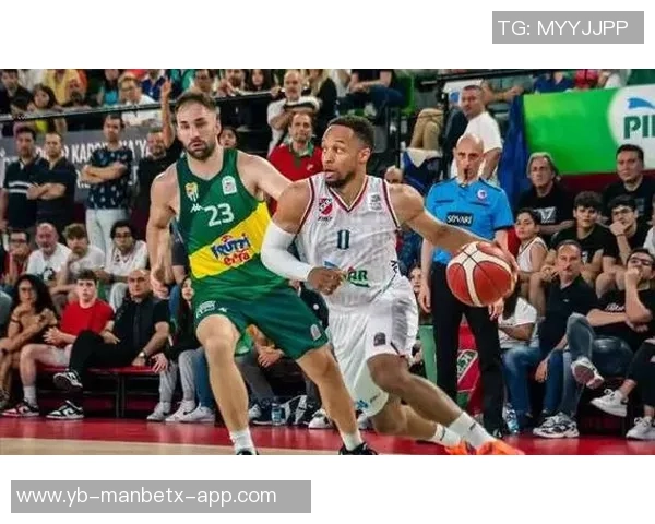 辽宁男篮宣布裁掉外援奥利弗与杰隆布朗引发球迷热议